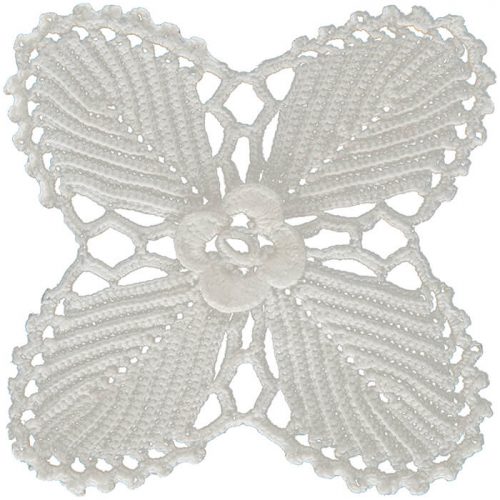 Every leaves are crocheted separately.  The leaves that are single crocheted are completed in a longer time than ma crochet designs because of its intense crocheting techniques. Motif consists of four leaves. The vervain in the middle part is designed to give 3D look.