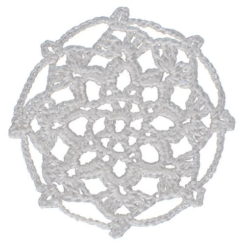 The edges of the model is crocheted as octagon bulky shape. In the middle part eight leaves are designed. Tips of the leaves of the model is ornamented with eight anther shapes. The edges of the model is ornamented with decorative clovers that are connecting with each other.