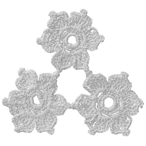 The group model consists of 3 single motif crochet. The central area of the single motif crochet is designed as a hoop shape. Motif is depicted as 6 flat leaves. Clovers are crocheted at the tips of the leves.