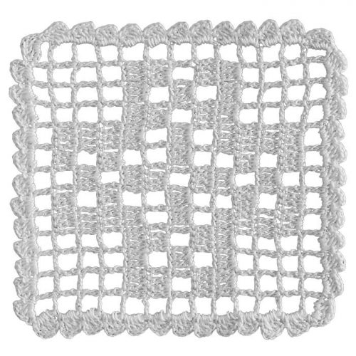 In the center of the model a cross motif is crocheted. The model is crocheted as square and the edges have clovers.