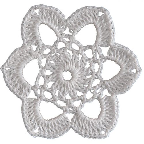 The model is designed as a star shape. Six leaves that have pointy tips, and the round motif in the middle part are crocheted.