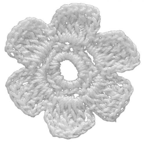 With 6 leaves a round flower shape is crocheted. It is relatively a tiny model.