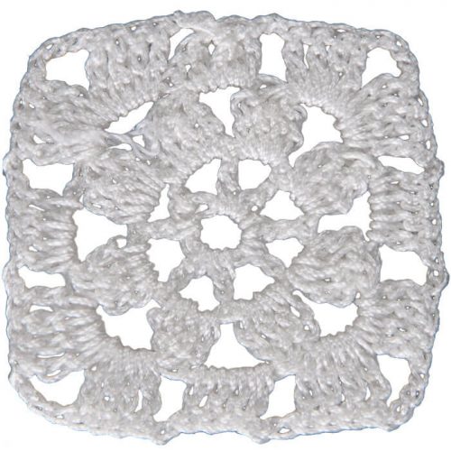 With eight leaves crocheted as round inside the model, crochet is created as a square shape.