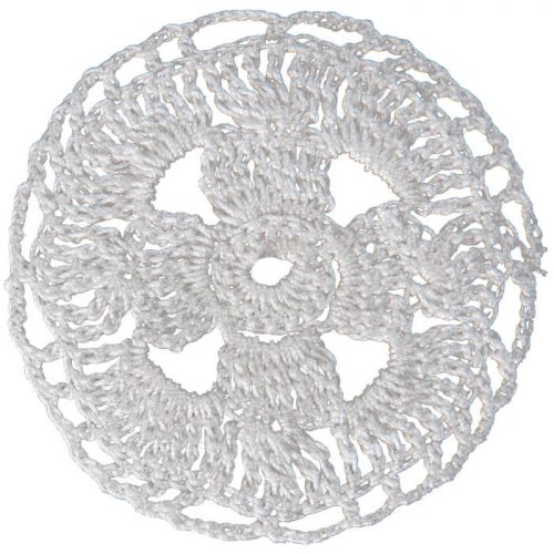 Inside the model that is crocheted as round, a cross figure is created. The round edge is crocheted wihout any clover.