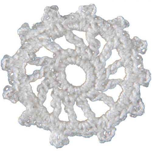 Crocheted as a tiny and round form. For the outer edge, pointy clovers are crated.
