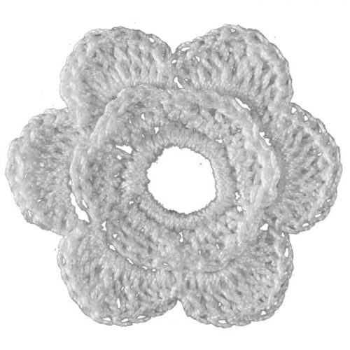 The model is crocheted as round. The edges of the crochet is designed as 6 sliced wavy leaves. In the middle, 3D tiny daisy is crocheted.