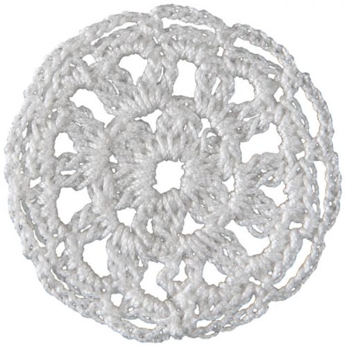 With double stroke outside the round model, tiny slices are crocheted for the edge.