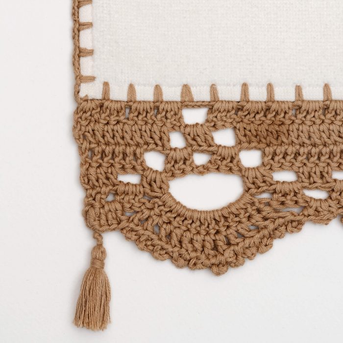 Wavy Crocheted Decorative Hand Towel With Edging Work Corner Tassel Detail