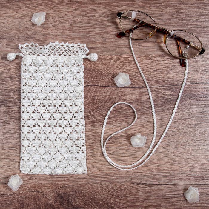 Crochet Glasses Pouch With Triangle Motifs on The Body and Glass Strap Set Shot