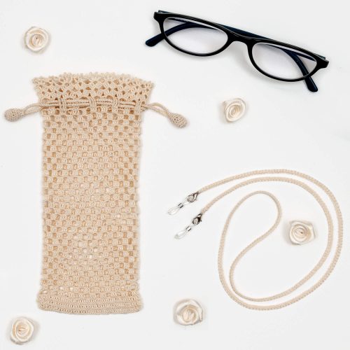 Eyeglasses Pouch With Tile Textured Crochet Pattern Body and Glass Cord Set