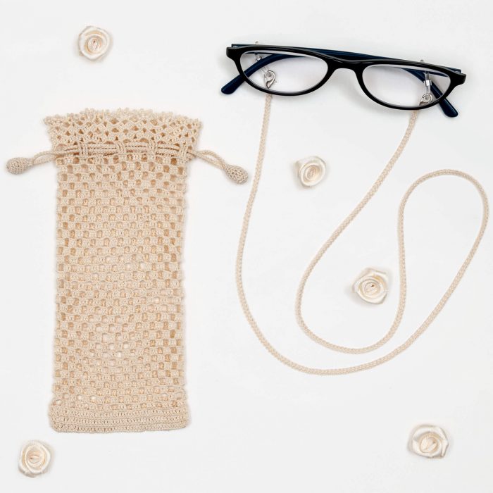 Eyeglasses Pouch With Tile Textured Crochet Pattern Body and Glass Cord Set Variation Shot