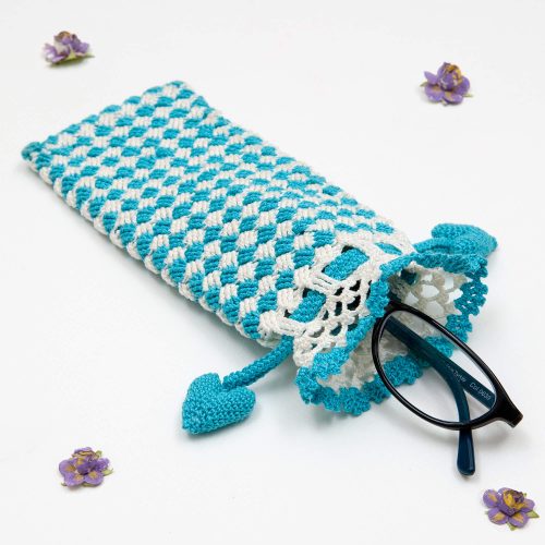 Crochet Case With Braided Knot Texture Body Shot