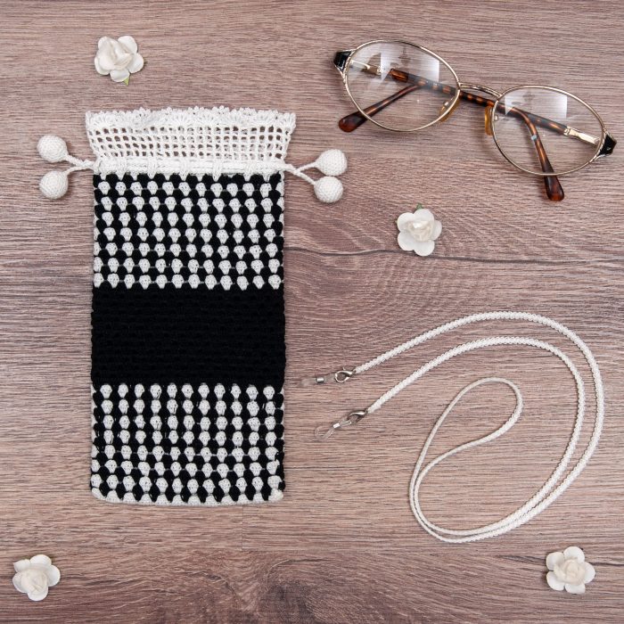 Handmade Crocheted Bicolor Case With Spotted Textured Body And Twin Tassel and Eye Glass Set
