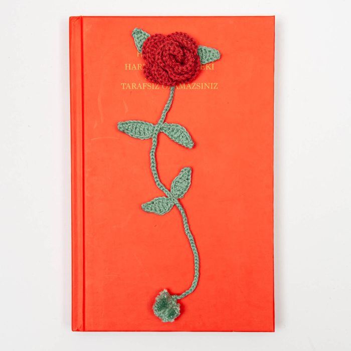 Rose-shaped Bookmark with Tassel for Elegant Reading Experience and Gift-Giving Book Shot
