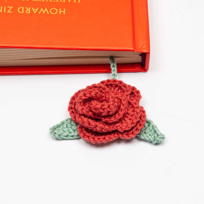 Rose-shaped Bookmark with Tassel for Elegant Reading Experience and Gift-Giving Rose Head Shot